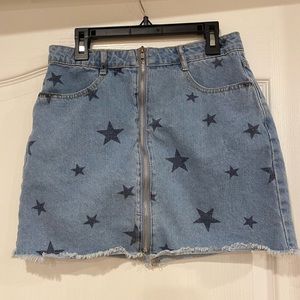 Women’s Le Lis Blue Jean Mini Skirt Size Small (Like New Condition)
